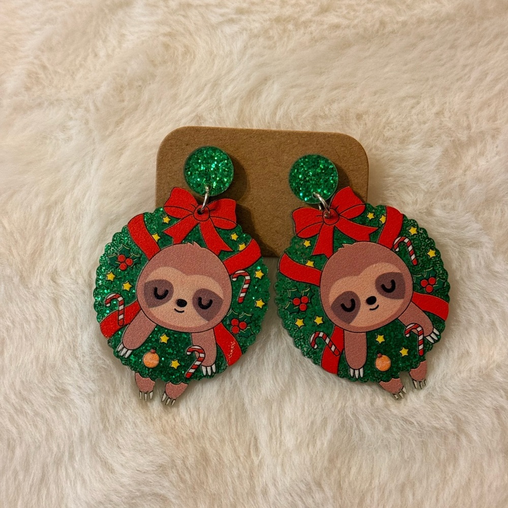 Festive Sloth Wreath Earrings - discounted for small scratch - Picture 1 of 4